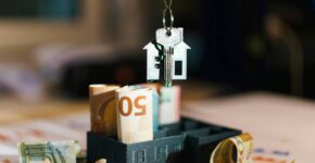 How Property Managers Help First-Time Miami Investors?